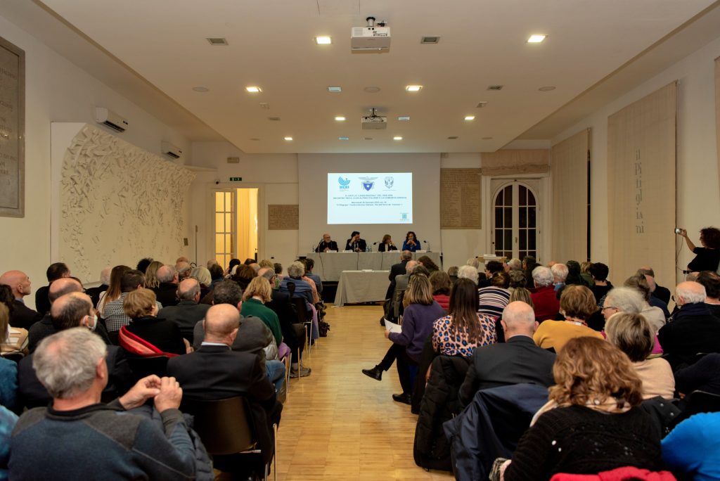 La sala gremita, foto di Lucio Virzì