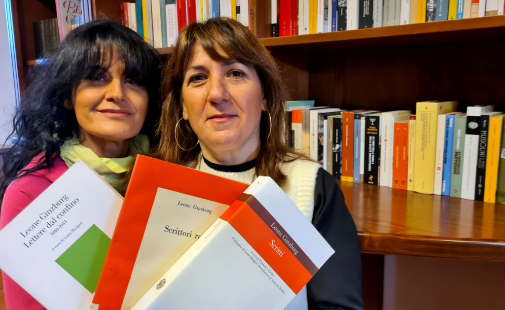 Rita Ceci e Milena Ranieri nella Biblioteca Ginzburg