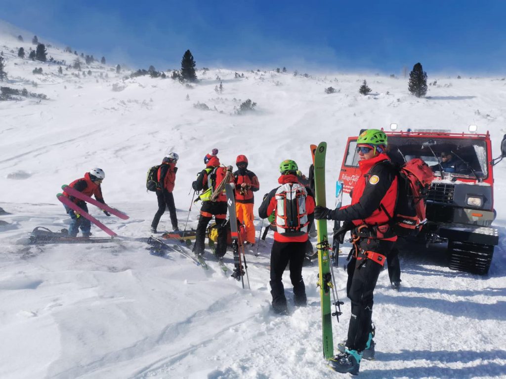 Valanga sul Passo Limo - Foto FB Soccorso Alpino Alto Adige · Bergrettung Südtirol - CNSAS