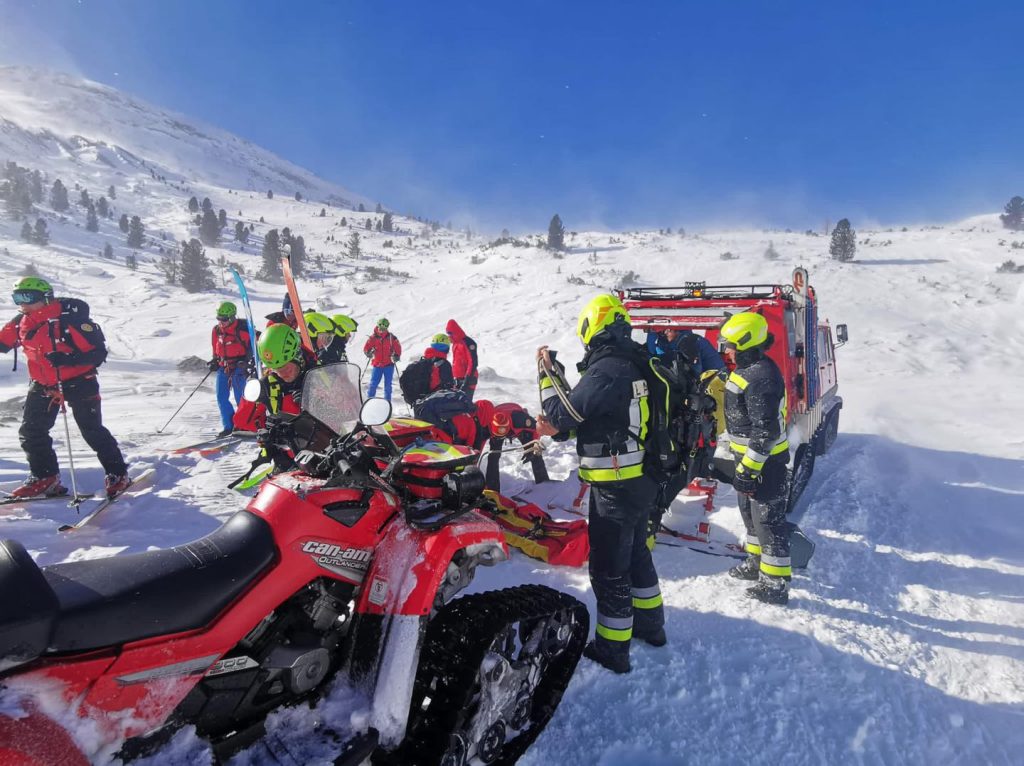Valanga sul Passo Limo - Foto FB Soccorso Alpino Alto Adige · Bergrettung Südtirol - CNSAS
