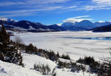 Photo of Una magia nel cuore dell’Appennino: il lago di Campotosto ghiacciato!