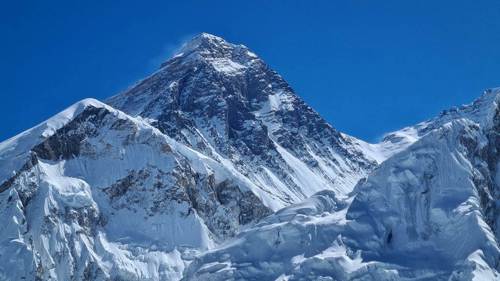 Il versante nepalese dell'Everest dal Kala Pattar, foto Stefano Ardito