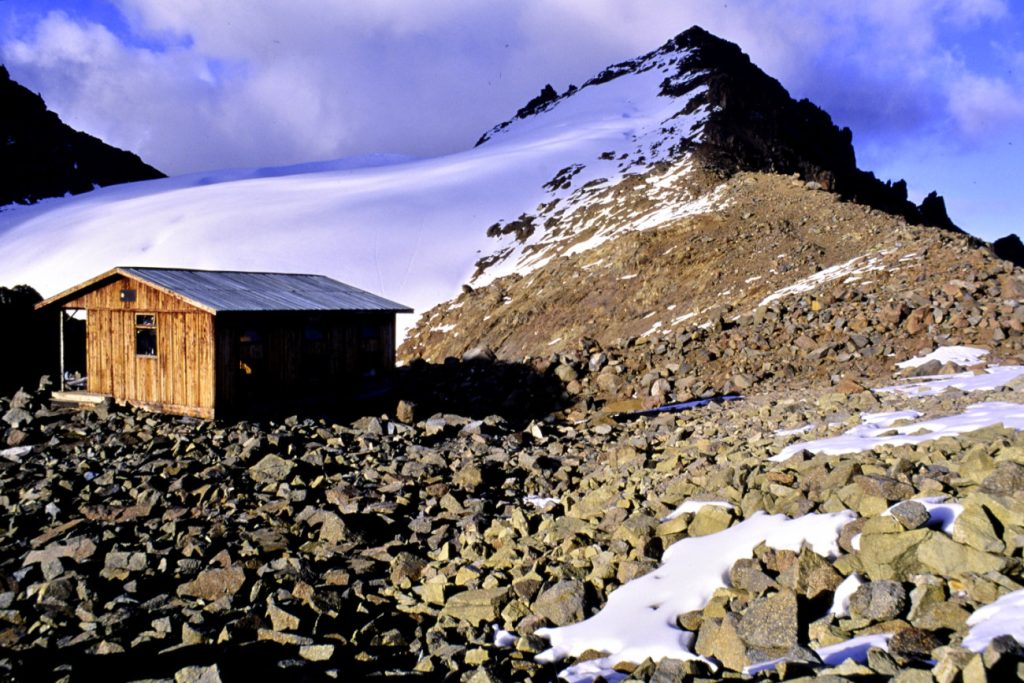 La Austrian Hut e la Punta Lenana