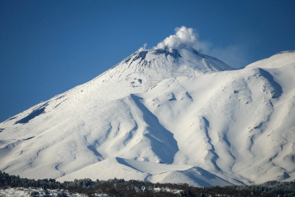 L'Etna dopo le recenti nevicate - Foto Giò Giusa