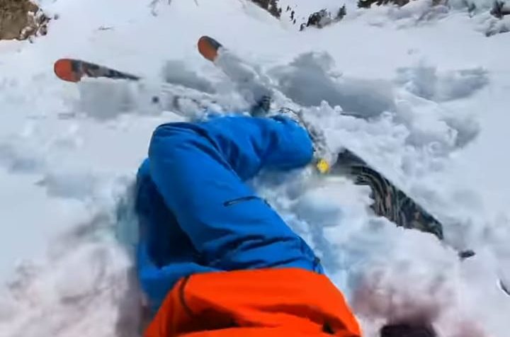 Skier engulfed in avalanche with camera on, impressive video