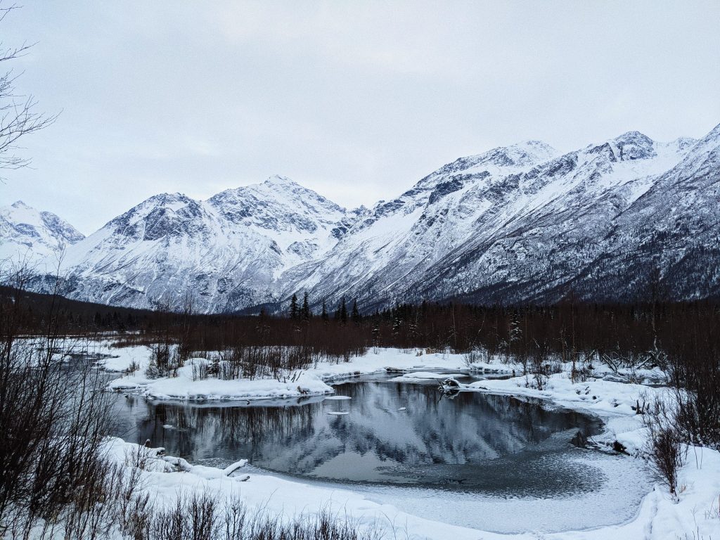 Eagle River - Foto Unsplash @Kishore Narendran
