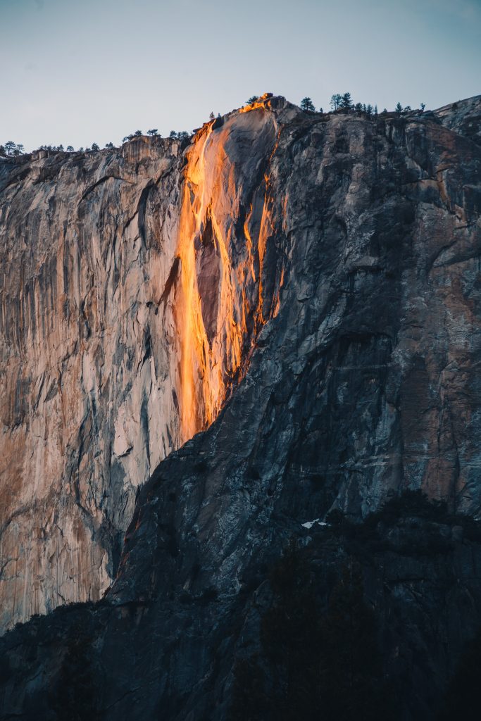 Cascata di fuoco - Foto Pexels @Ruvim