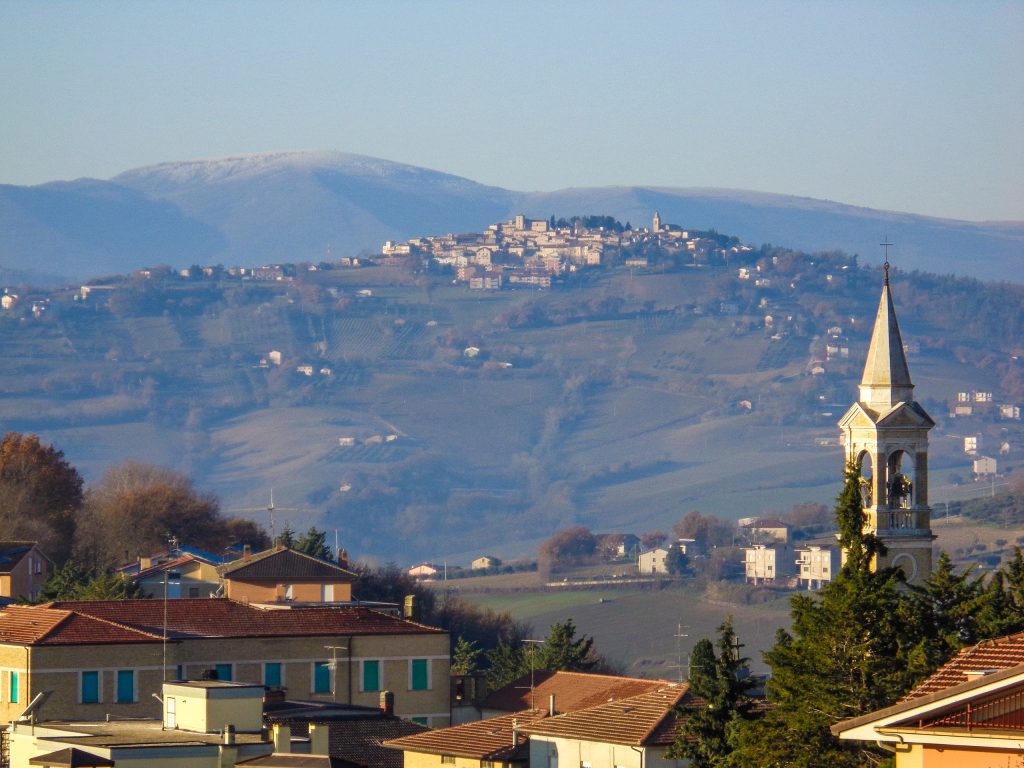 Loro Piceno - Foto Wikimedia Commons @Diego Baglieri