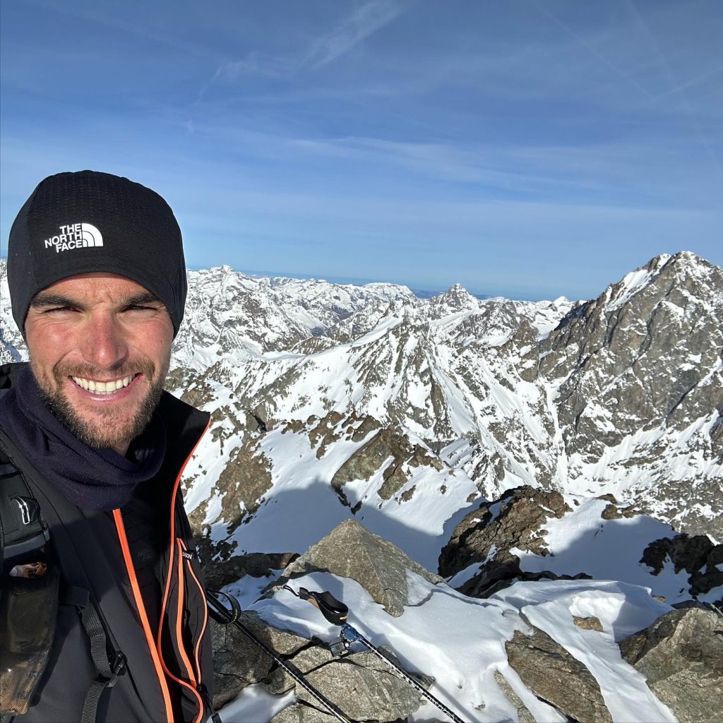 Benjamin Védrines sul massiccio francese degli Écrins. Foto courtesy Benjamin Védrines