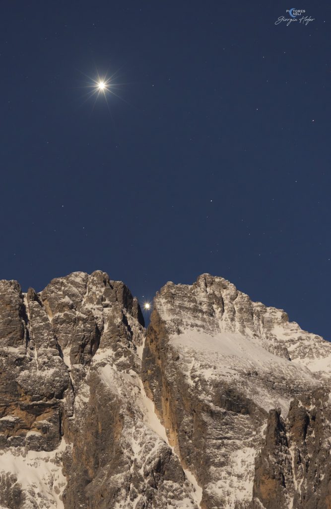 Venere con Giove nella forcella della Croda da Campo 4 marzo - Foto Giorgia Hofer