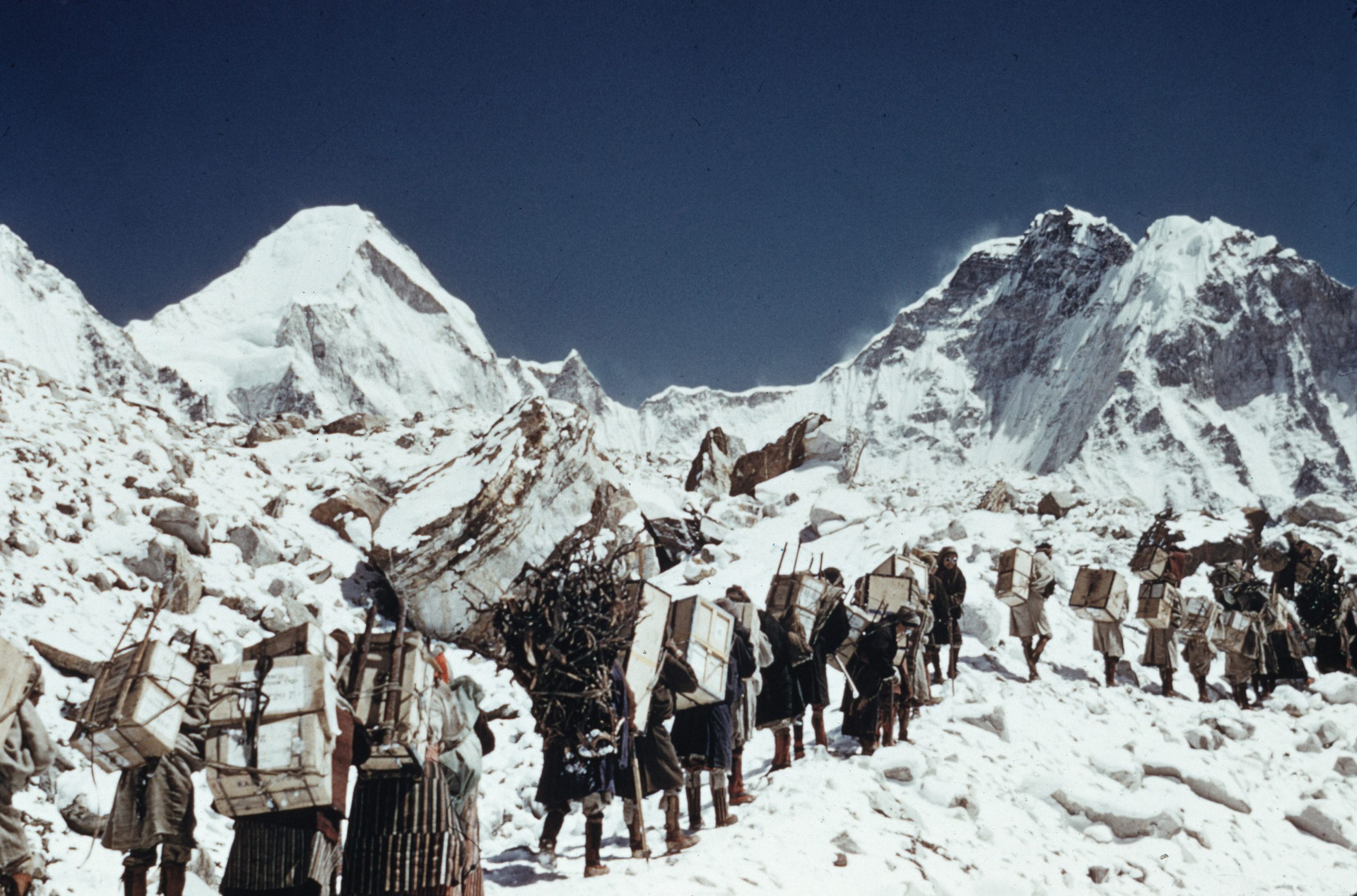 26 marzo 1953. La sosta a Tengboche: meraviglia, lavoro e problemi con gli Sherpa