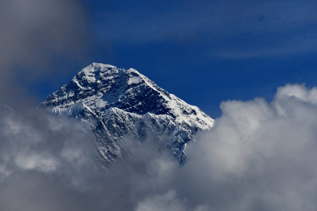 L'Everest dai pressi di Namche - Foto Stefano Ardito