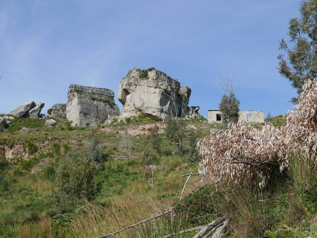 Rocche di Prastarà - Foto Wikimedia Commons