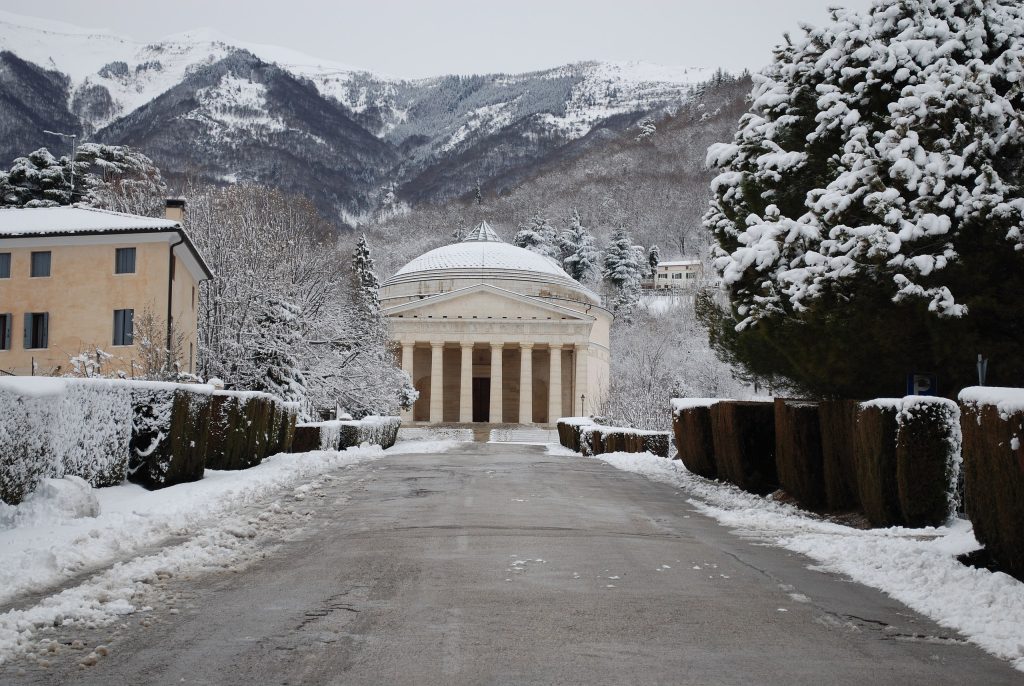 Tempio del Canova a Possagno, Veneto - Foto Wikimedia Commons @ErikIce
