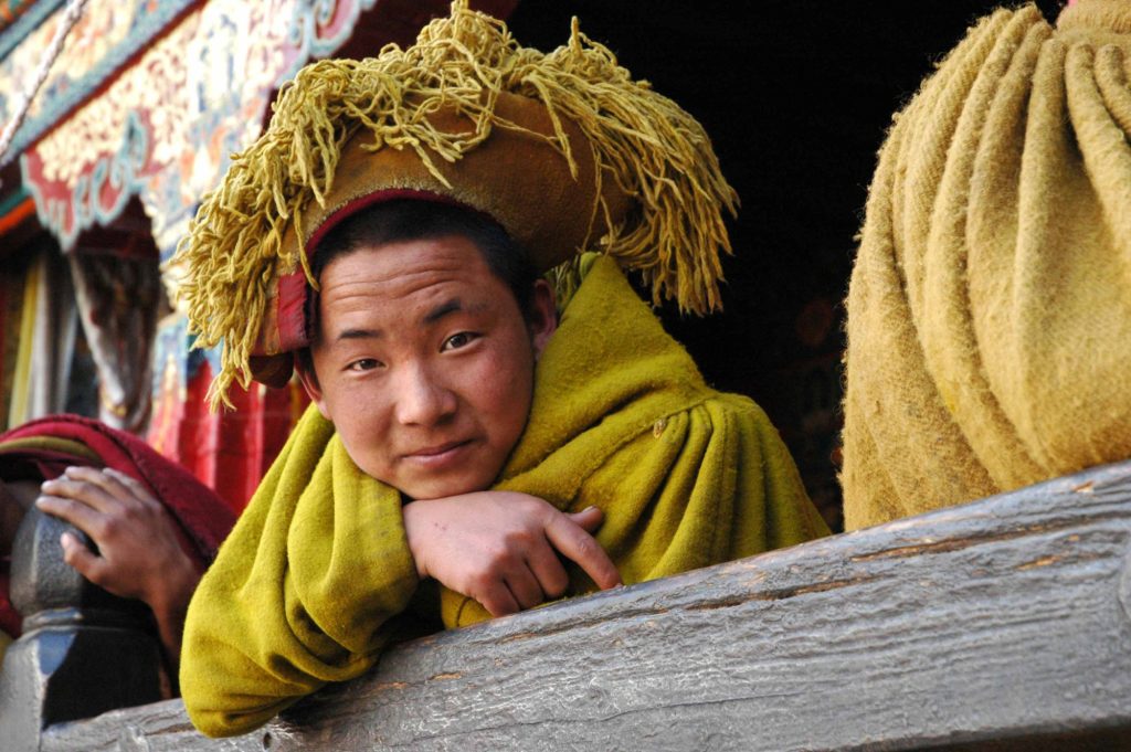 Un monaco a Shìgatse - Foto Stefano Ardito