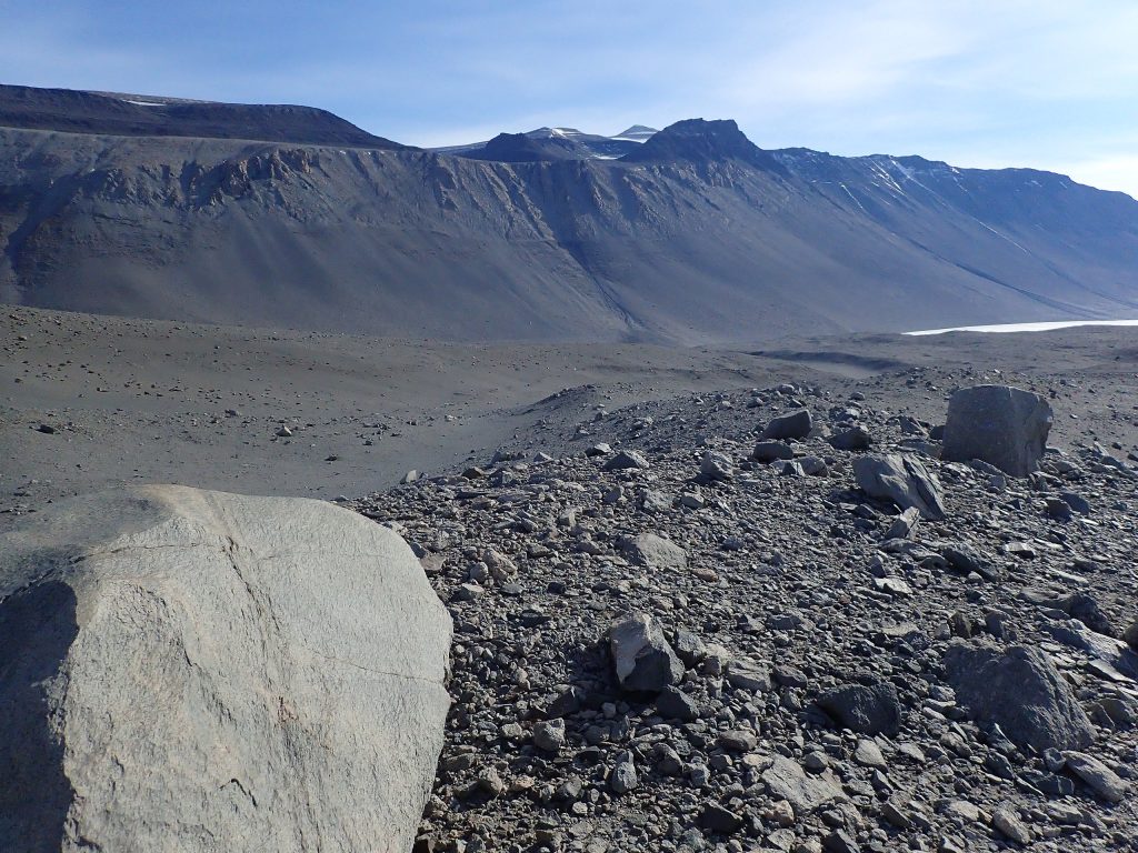 Mcmurdo Dry Valleys - Foto Wikimedia Commons @Pierre Roudier