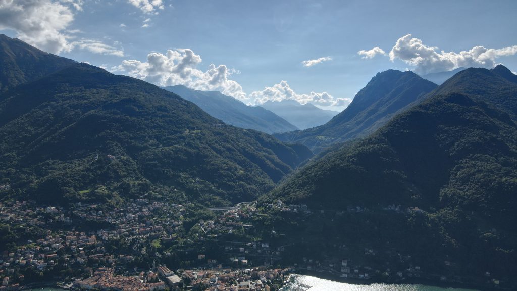 Bellano, Lombardia - Foto Unsplash @Gabriel Tamblin