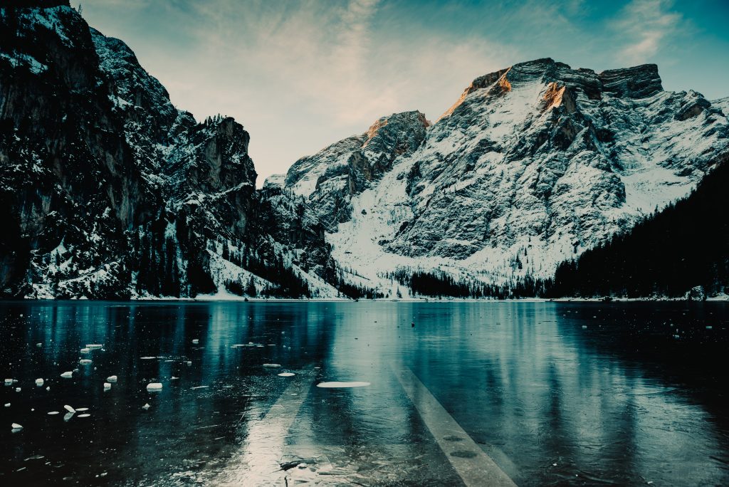 Lago di Braies - Foto Unsplash @Flavio Gasperini
