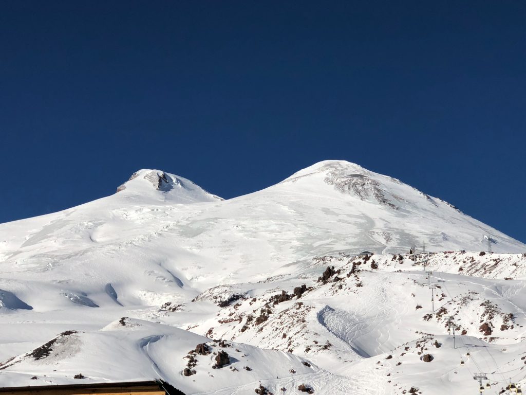 Elbrus - Foto Unsplash @Rustam Altuev