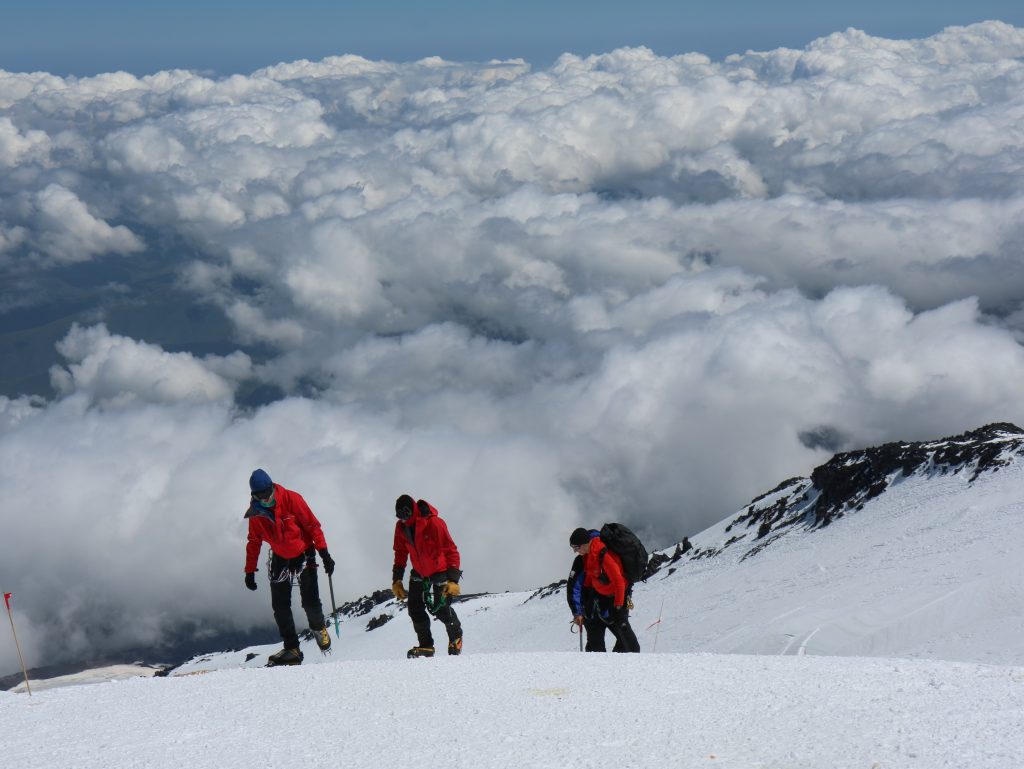 Alpinisti sull'Elbrus - Foto Unsplash @Tom Cleary