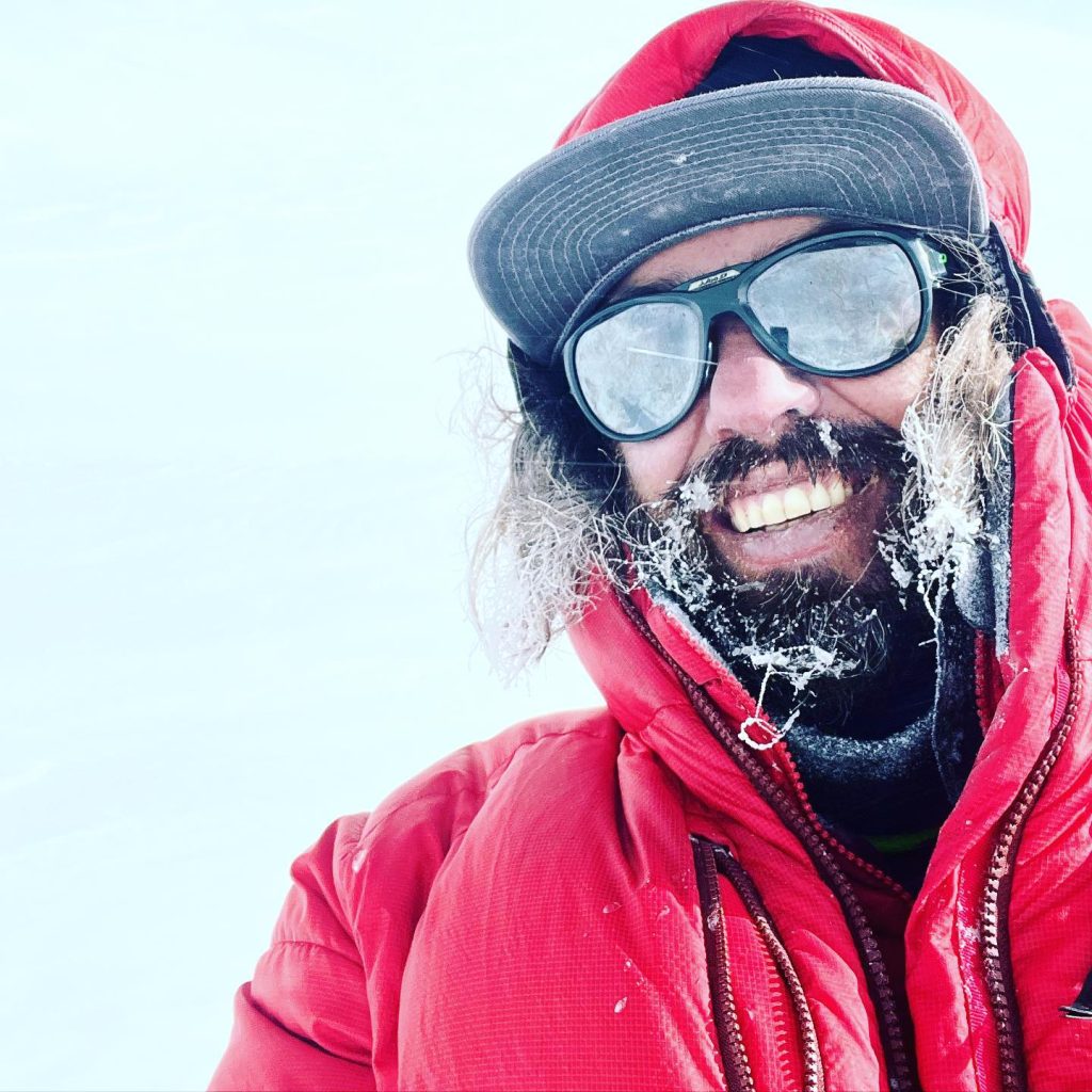 In discesa - Foto Felix Berg via Summit Travel FB Page