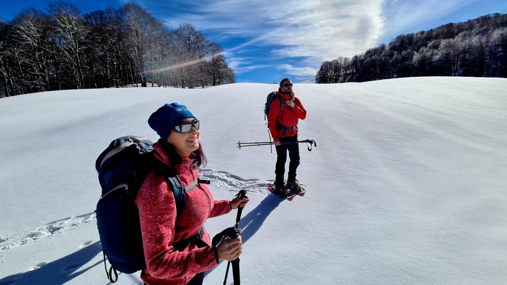 Escursione con le ciaspole. Foto Stefano Ardito