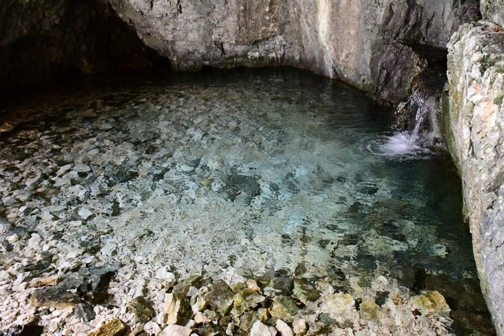 Grotta dello Schievo. Foto Stefano Ardito