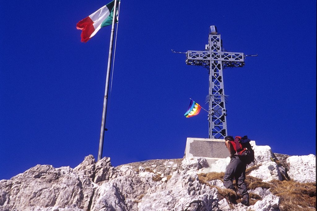 La croce di vetta del Resegone. Foto Cesare Re