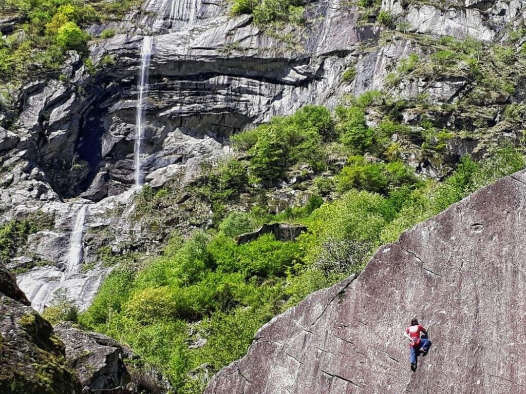 Un climber. Foto Claudio Piscina