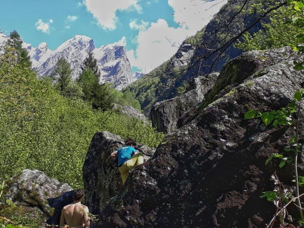 Un climber. Foto Claudio Piscina