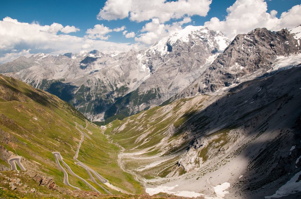 Passo dello Stelvio. Foto Unsplash @David Marcu