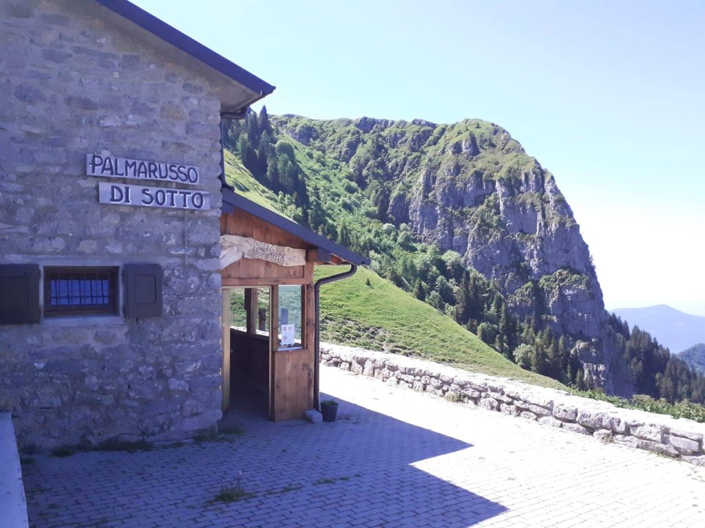 Il rifugio baita Palmarusso. Foto pagina FB Baita Palmarusso