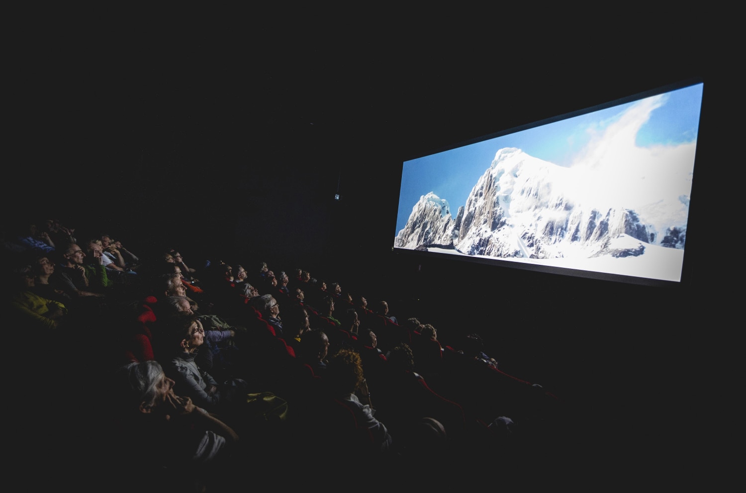 Gelo, paredes e jovens diretores.  Revisão do Festival de Cinema de Trento