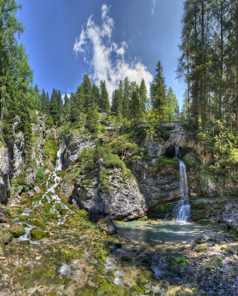 Cascate di Vallesinella. Foto Wikimedia Commons @Giorgio Galeotti