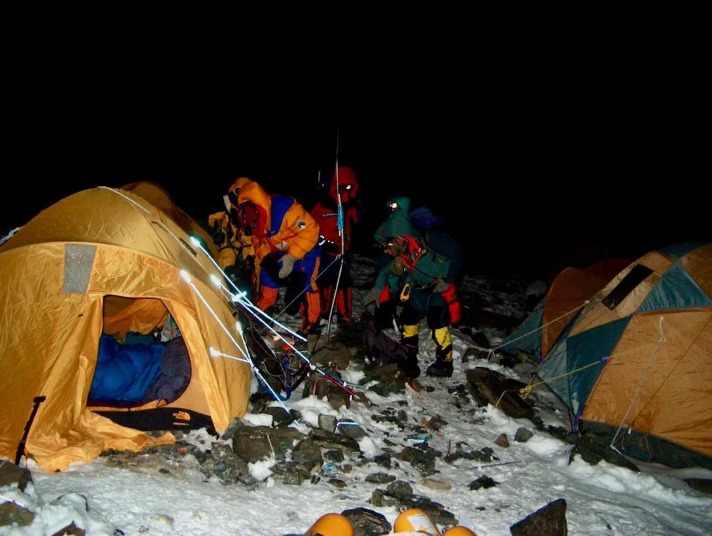 Everest, Colle Sud. In partenza per la cima. Foto courtesy Alan Arnette Blog