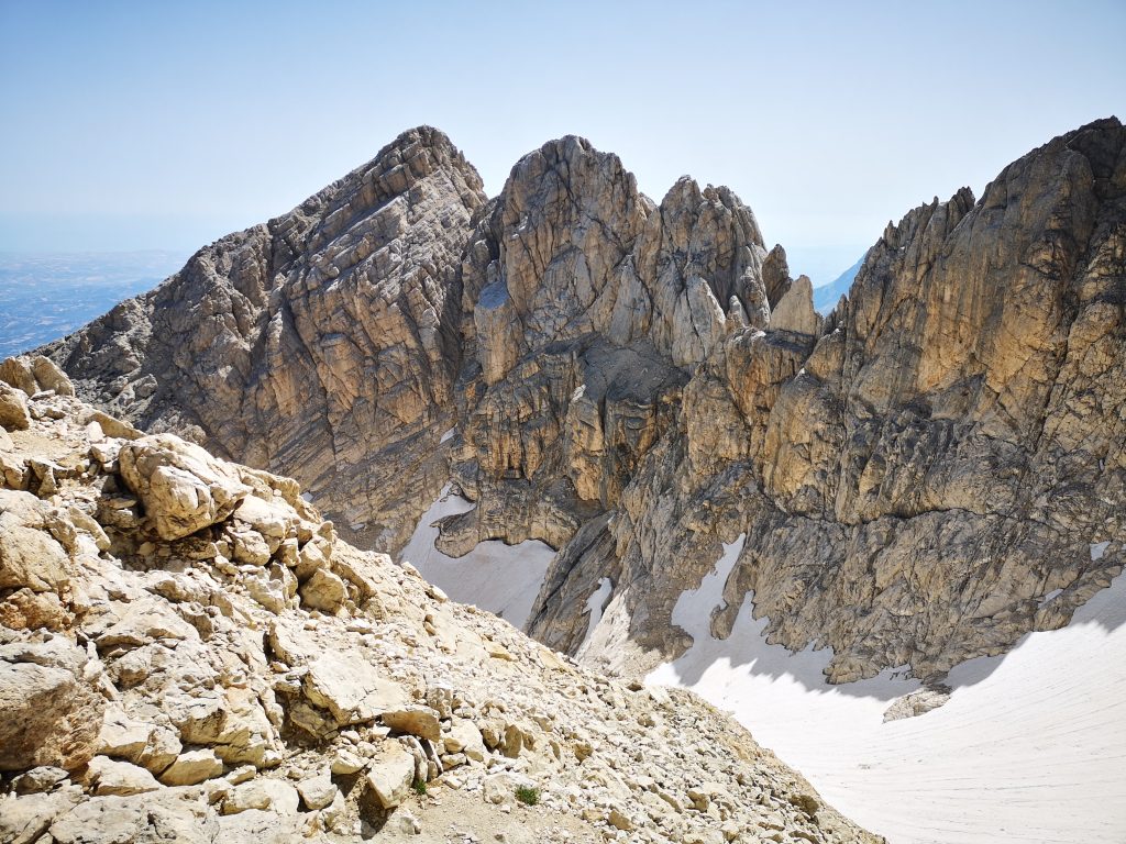 Corno Grande sul Gran Sasso. Foto Wikimedia Commons @leongian59