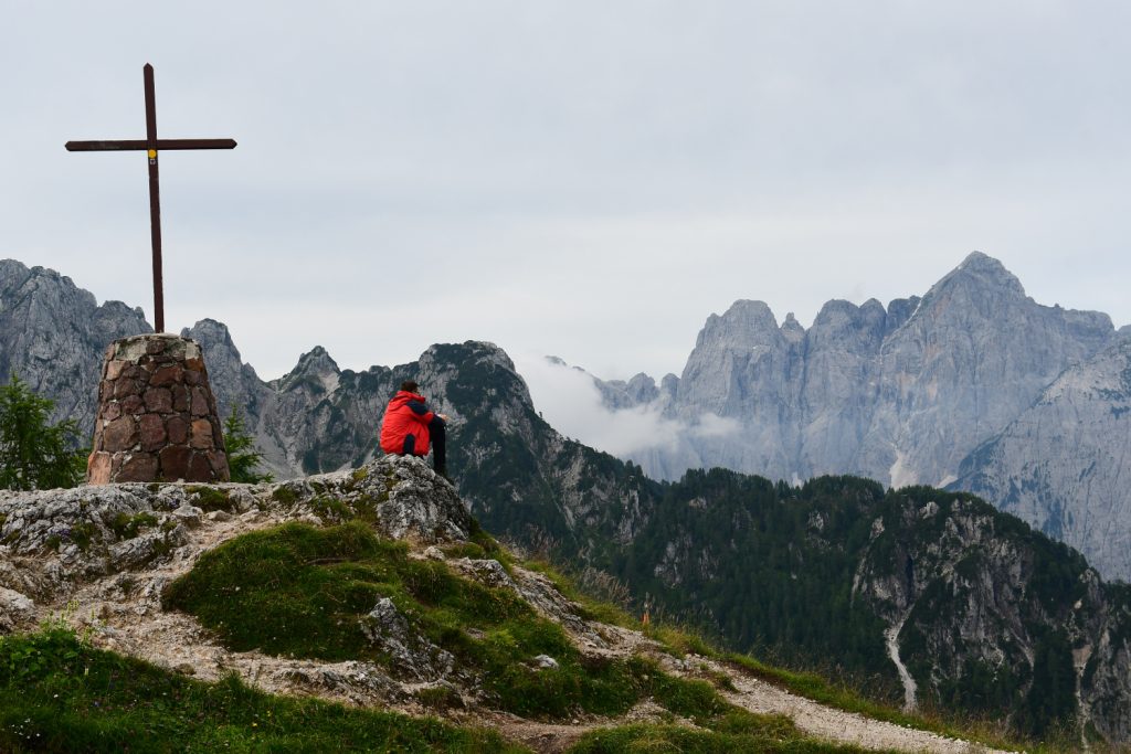 Il Monte Lussari e le Alpi Giulie. Foto Stefano Ardito