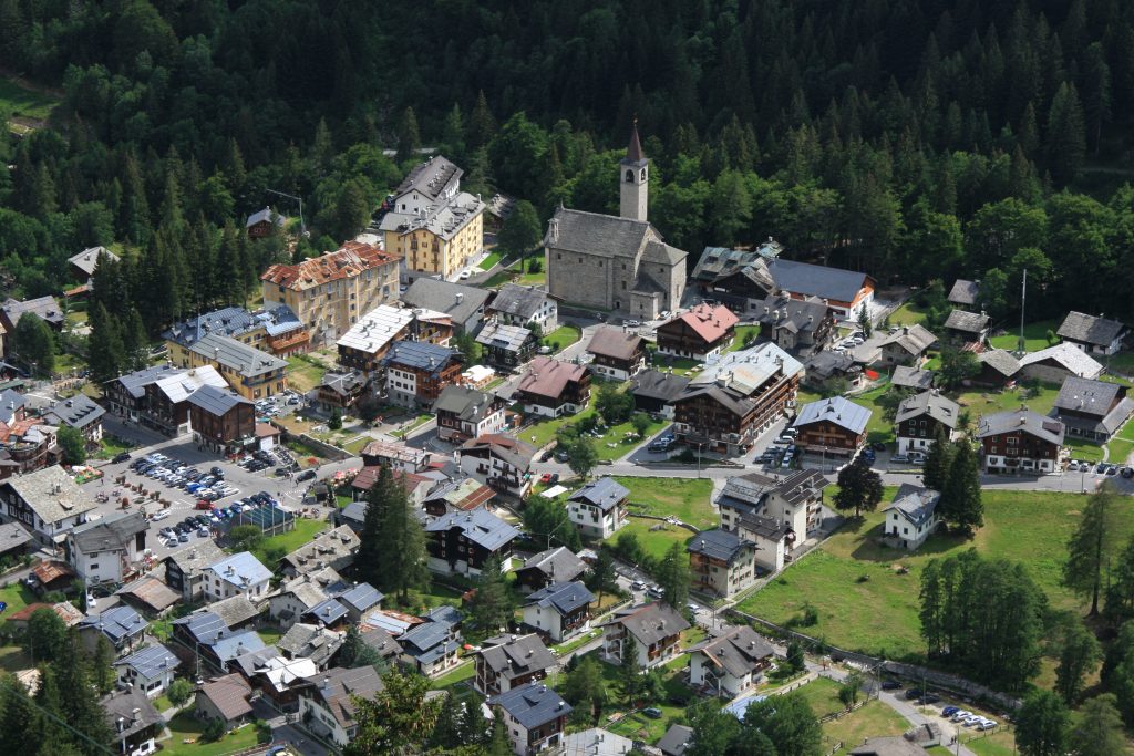 Macugnaga. Foto Wikimedia Commons @Grzegorz Jereczek