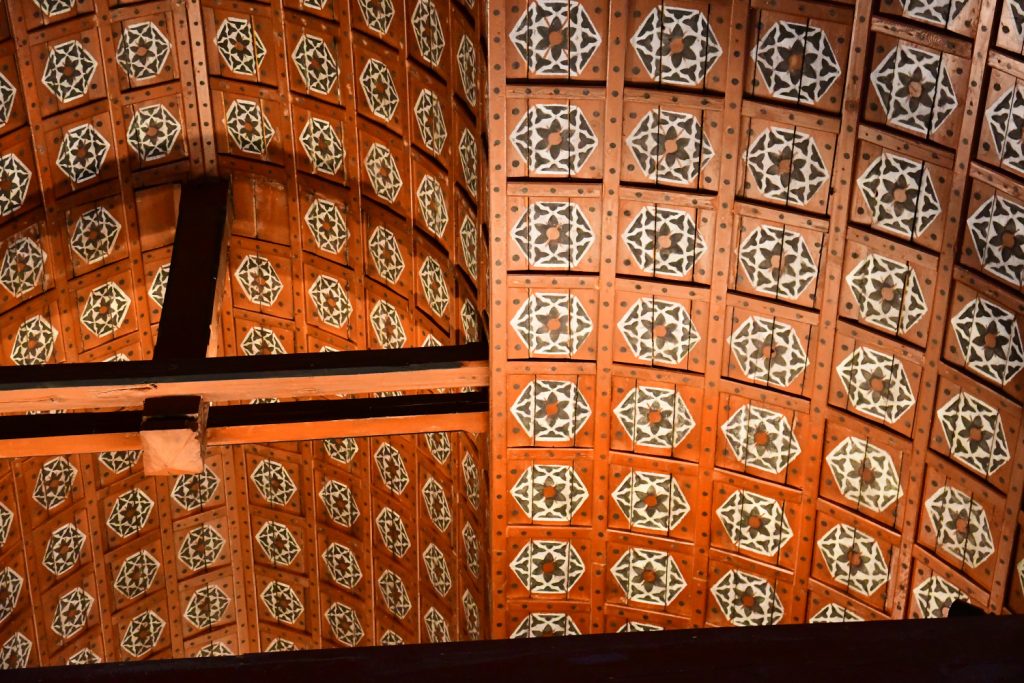 Monte Lussari, interno del Santuario. Foto Stefano Ardito