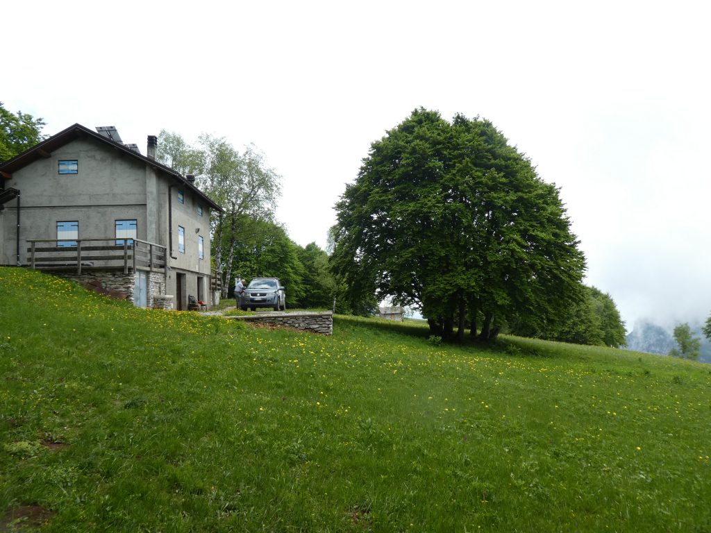 Il Rifugio Don Zio Pisoni. Foto Archivio SAT