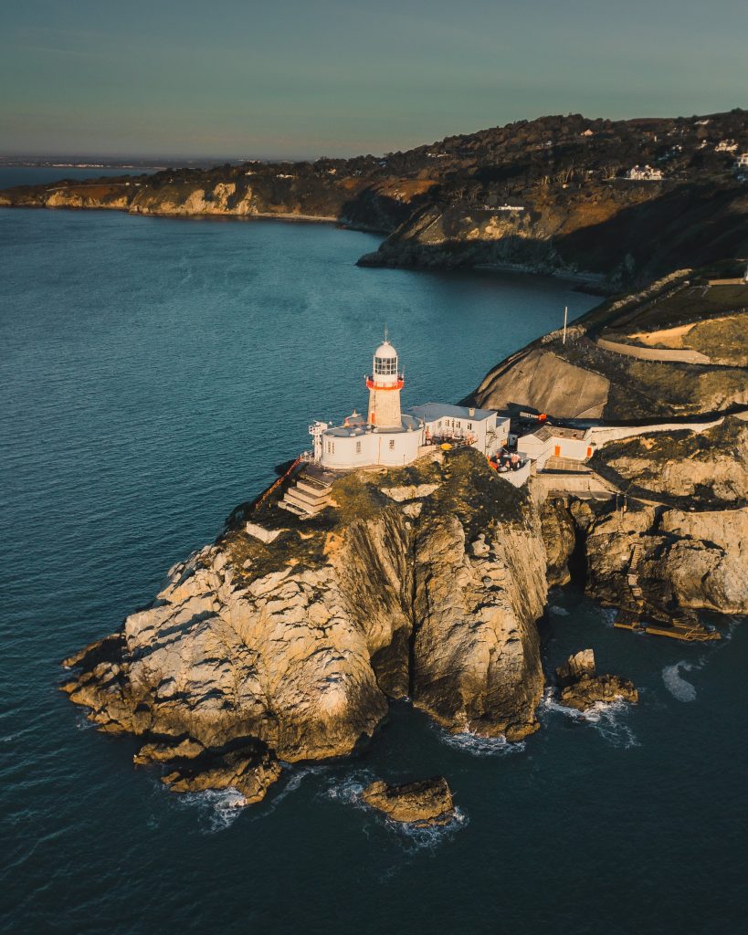 Il faro di Baily. Foto Unsplash @Paul Costello