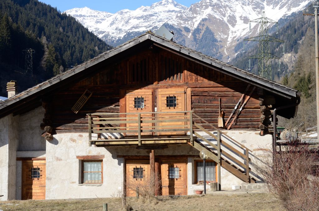  Baita di montagna - Foto Adobe Stock