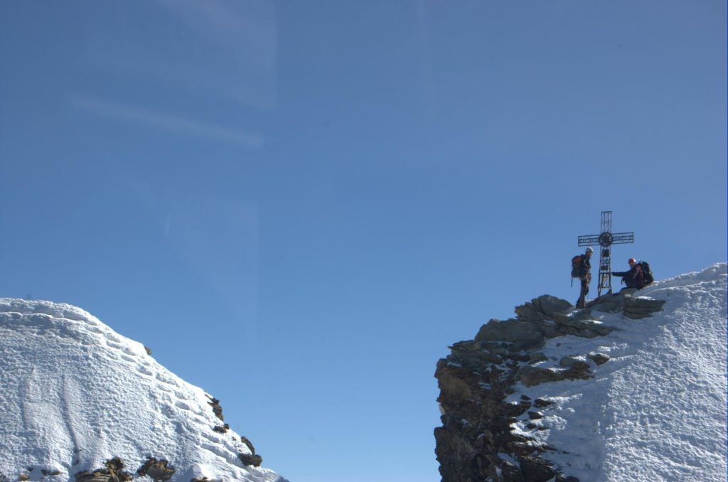 Croce sul Cervino. Foto di Paolo De Carolis/Wikimedia Commons