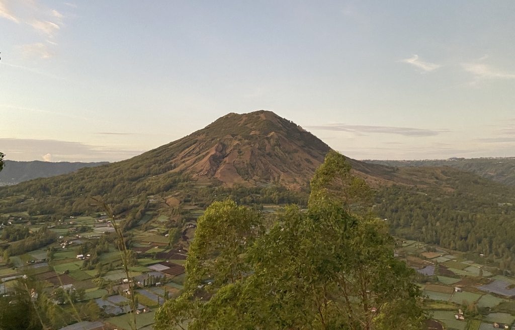 Il vulcano Batur, Bali, Indonesia. Foto @Eka343/Wikimedia Commons
