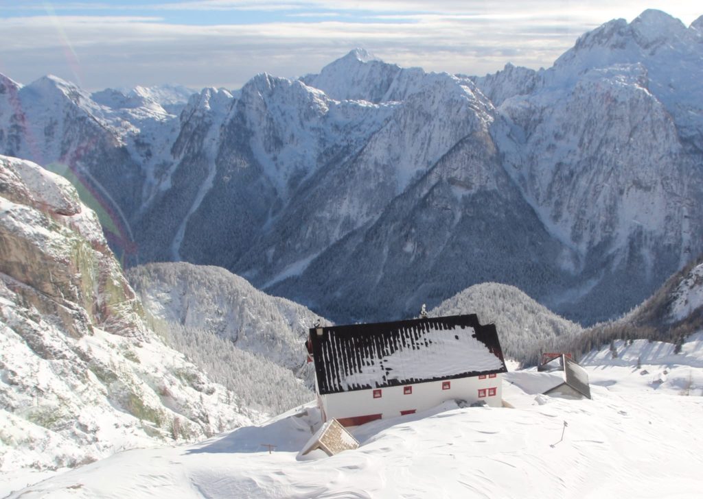 Rifugio Corsi. Foto di Società Alpina delle Giulie
