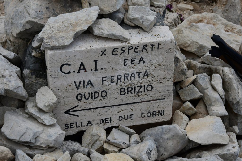Sella del Brecciaio, targa della ferrata Brizio