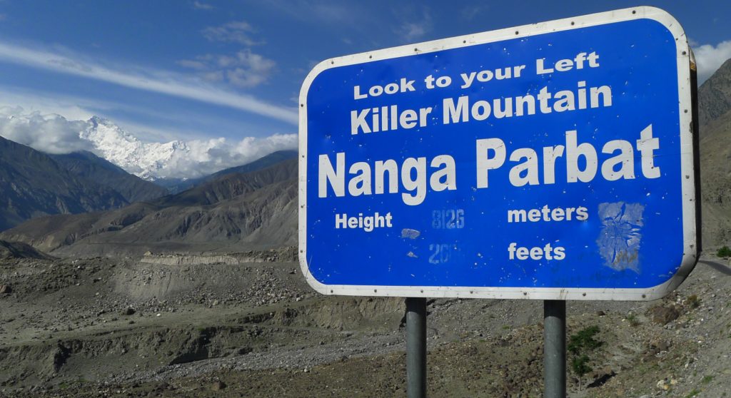 Il Nanga Parbat dalla Karakorum Highway. Foto di Stefano Ardito