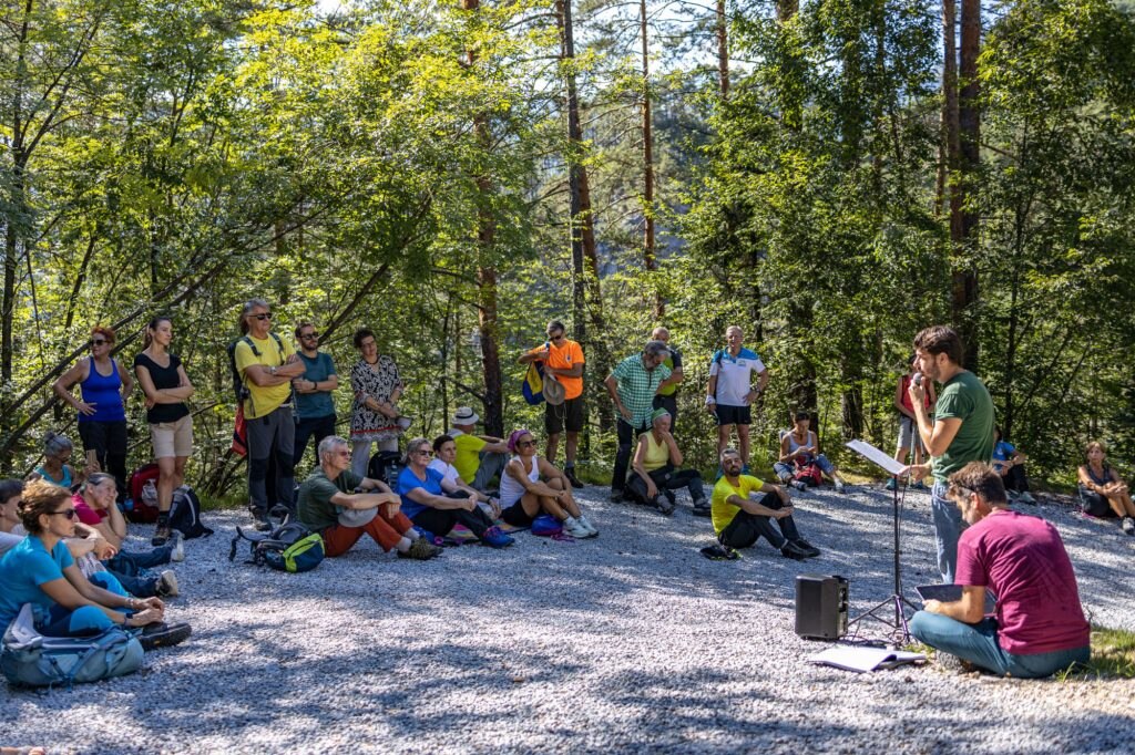 Montagna a teatro: concorso nazionale di drammaturgia di montagna Oltre le nuvole