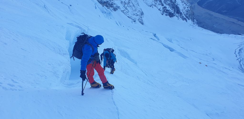 Partenza per la cima, sotto il C3 - Courtesy Romano Benet