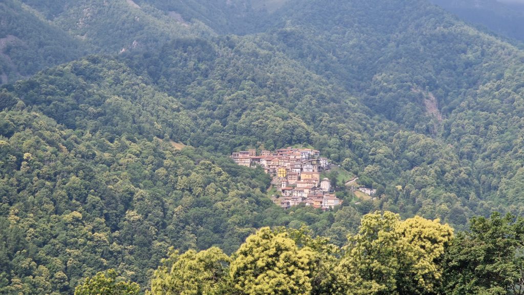 Cammino Orientale di Oropa e il paese di Riabella. Foto di Marika Ciaccia